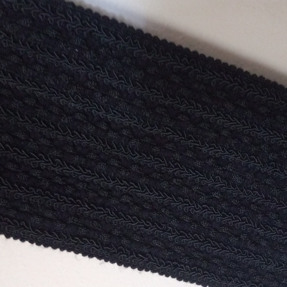 Aldo Wide Waist Stretch Belt Size Small Hook Clasp Closure Embroidered Black - Picture 2 of 6